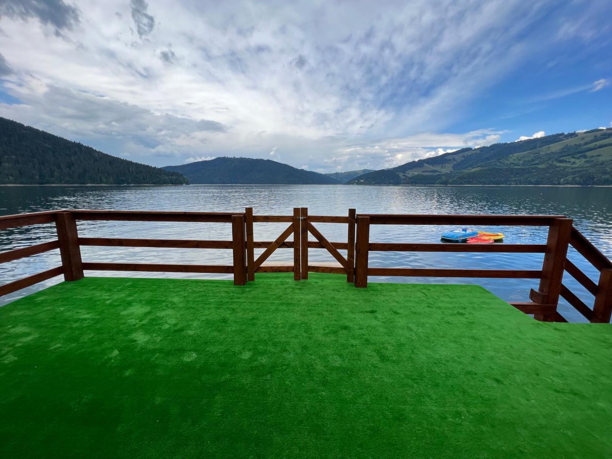 Holiday Bicaz Bungalows On The Lake Exterior foto
