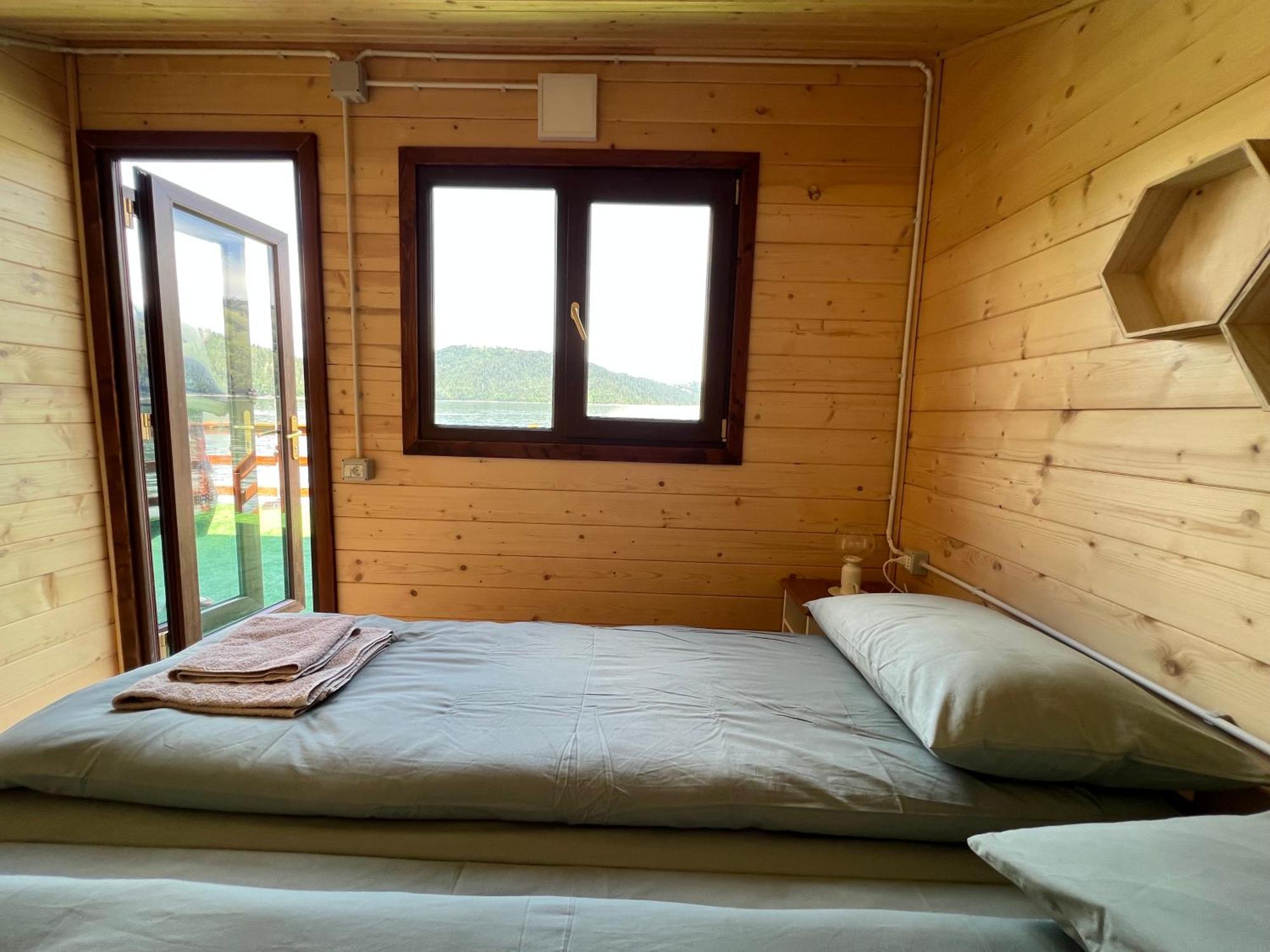 Holiday Bicaz Bungalows On The Lake Exterior foto