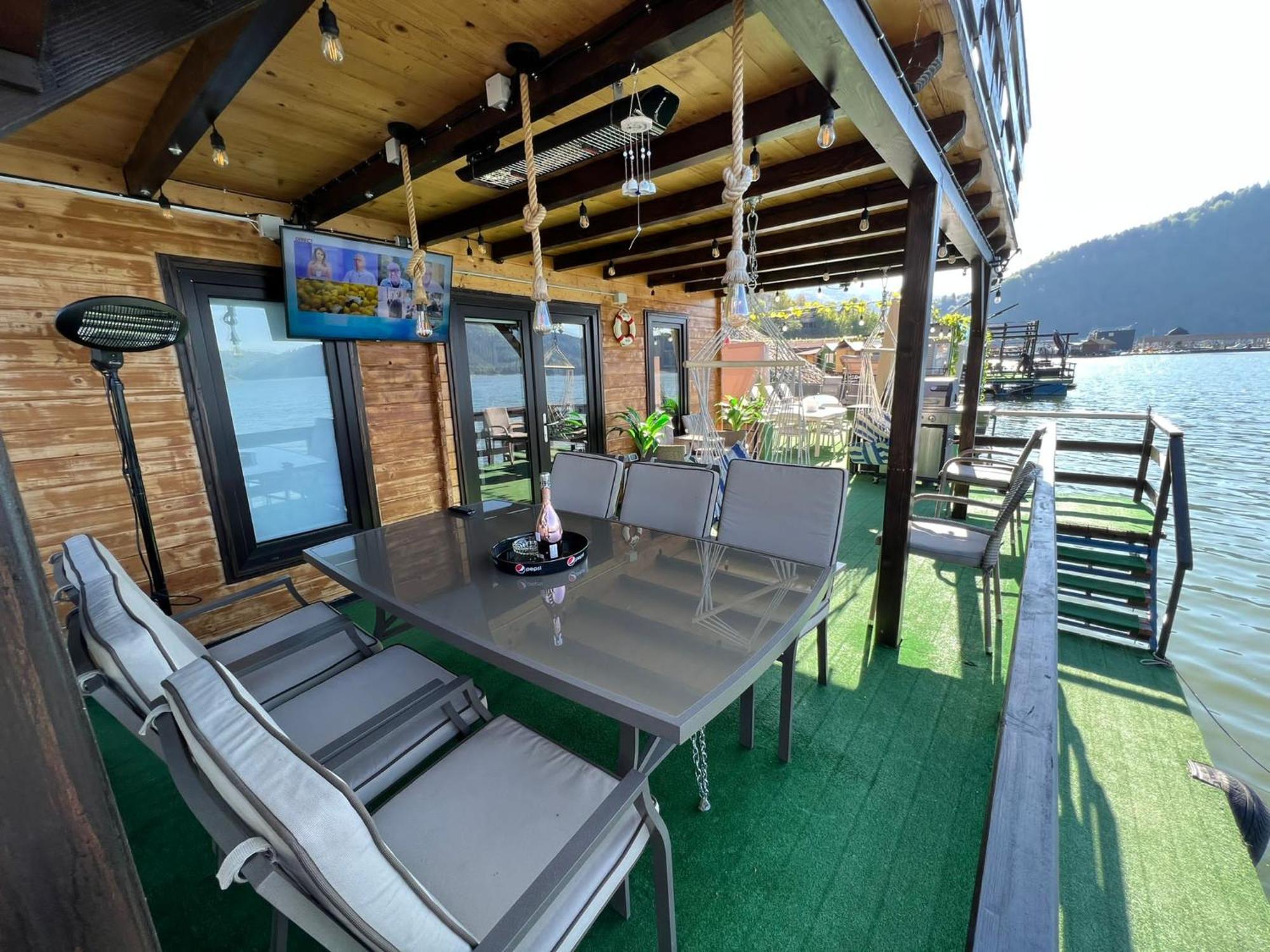 Holiday Bicaz Bungalows On The Lake Exterior foto